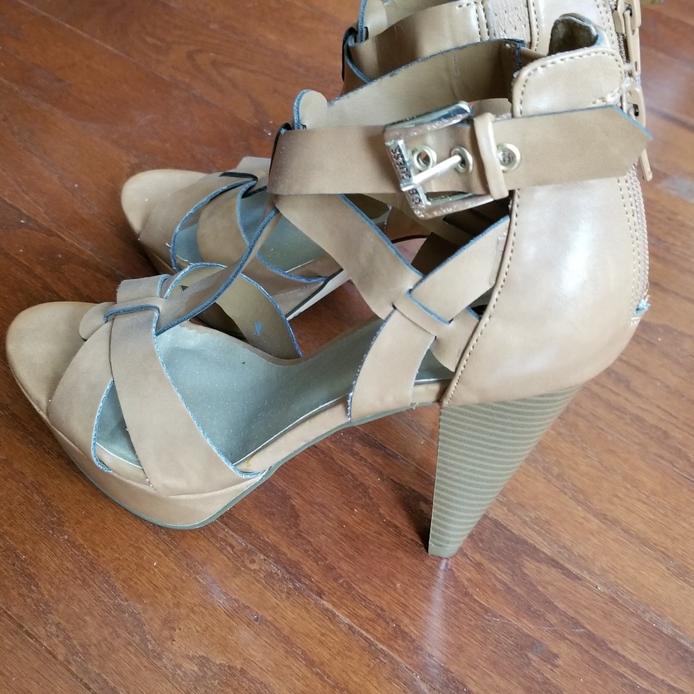 Tan Guess Pumps - Picture 2 of 4